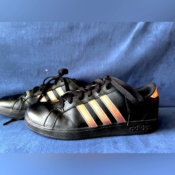 Adidas size 6.5 gold and black sneakers - Picture 1 of 6